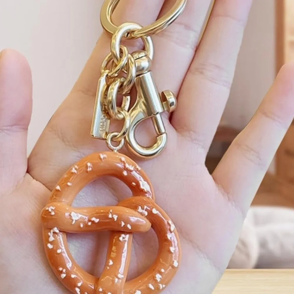 Purse charm pretzel clip in Gold so cute